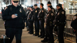 ABD'de Bir Olay Daha: Sahte Silah Doğrulttu, Polis &Ouml;ld&uuml;rd&uuml;