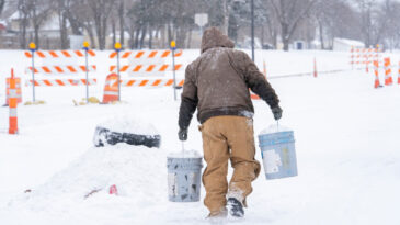 ABD'de Kar Uyarısı: 13 Bin &Uuml;st&uuml; U&ccedil;uş İptal Edildi