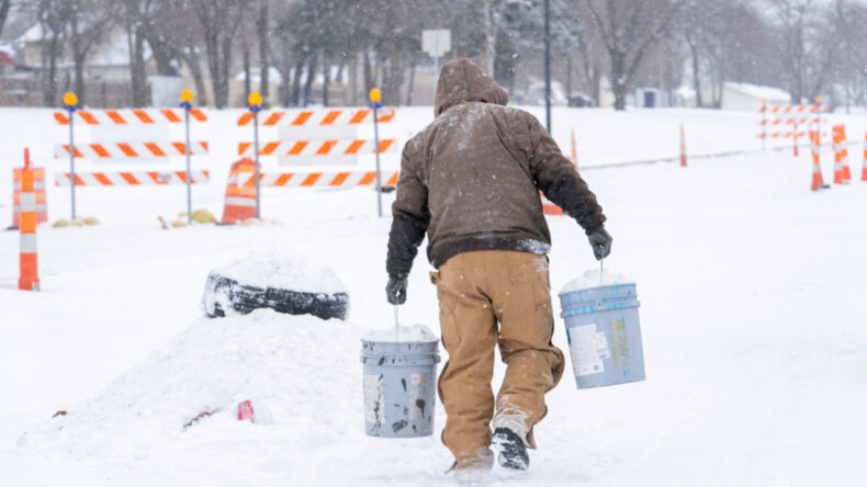 ABD'de Kar Uyarısı: 13 Bin &Uuml;st&uuml; U&ccedil;uş İptal Edildi