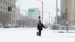 ABD'de Tarihi Fırtına Alarmı: Y&uuml;z Binlerce Kişi Elektriksiz Kalabilir