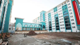 Akademiyi Kazandılar, Fırsat&ccedil;ılara Takıldılar