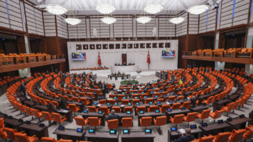 AKP, CHP'yi Su&ccedil;ladı: T&Uuml;İK Rakamlarıyla Siz Oynuyorsunuz