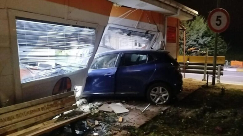 Alkollü Sürücü Kantara Çarptı: 1 Personel Hayatını Kaybetti