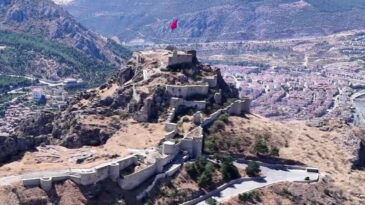Amasya Kalesi&rsquo;nden &Ouml;l&uuml;m&uuml; G&ouml;ze Alan 363 Yıllık Firar