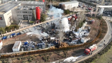 Ankara'da Yediemin Otoparkı'nda Yangın &Ccedil;ıktı