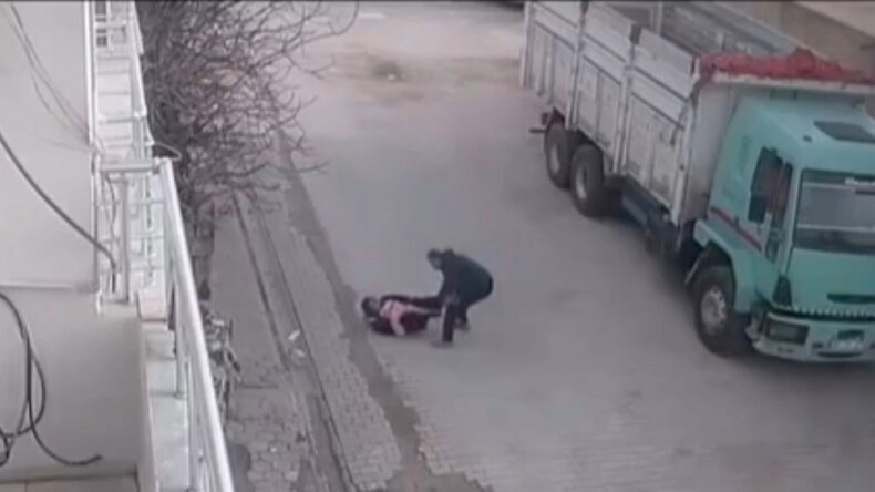 Anne ve Bebek Dehşet Anları Yaşadı