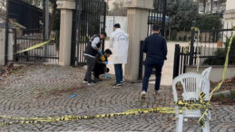 Annesinin Cenazesinde Kardeşini Vurdu