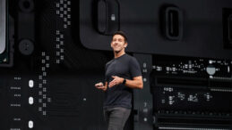 Apple'da Y&ouml;netimde Değişimin Habercisi: Yeni CEO Adayı Belli Oldu mu?