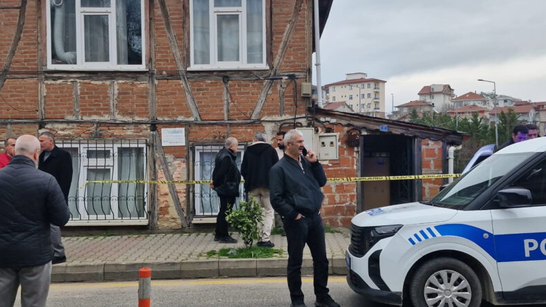 Arkadaşını av t&uuml;feğiyle vurarak &ouml;ld&uuml;rd&uuml;