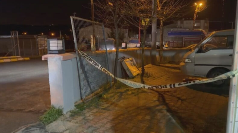 Arnavutk&ouml;y'de Camide Silahlı Saldırı