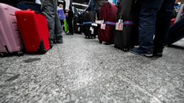 Aşırı Soğuklar Nedeniyle Binlerce Turist Mahsur Kaldı