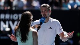 Avustralya A&ccedil;ık&rsquo;ta İlk Tur Heyecanı: Zverev D&ouml;rd&uuml;nc&uuml; Setle Turladı, Paolini Kolay Galip Geldi