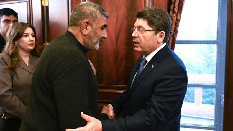 Bakan Tun&ccedil;, Rojin Kabaiş'in Babasıyla G&ouml;r&uuml;şme Ger&ccedil;ekleştirdi