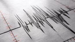 Balıkesir Sındırgı'da &Uuml;&ccedil;&uuml;nc&uuml; Deprem! Vatandaşlar Tedirgin