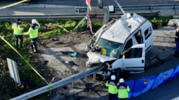 Bariyere &Ccedil;arpan Otomobildeki İki Kişi Hayatını Kaybetti