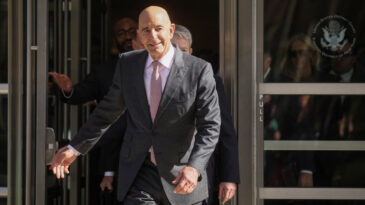 Barrack, Barzani ile G&ouml;r&uuml;şt&uuml;