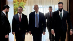 Barrack, Şara ile G&ouml;r&uuml;şt&uuml;