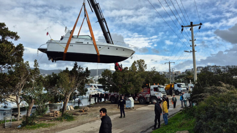 Bodrum'da Kıyıya İzinsiz Bağlanan 90 Tekne Yediemin Deposuna Çekildi