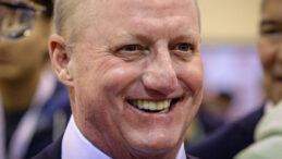 Boş Şişe Toplayıcısından 1 Trilyon Dolarlık Şirketin CEO'suna