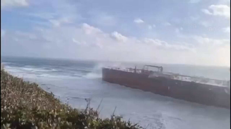 Bozcaada&rsquo;da Karaya Oturan 249 Metrelik Tanker Kurtarıldı