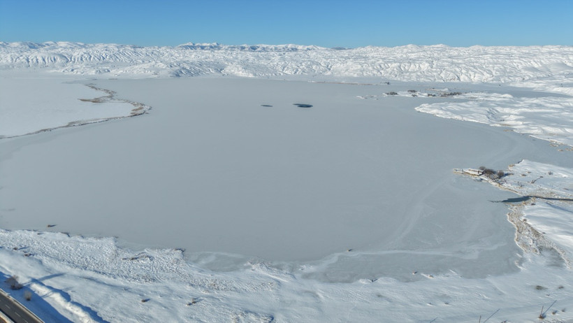 Buzlu Tödürge Gölü