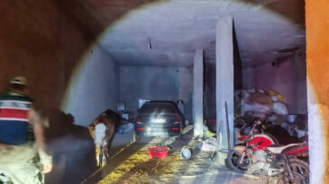&Ccedil;aldığı Otomobili Ahıra Gizlemiş