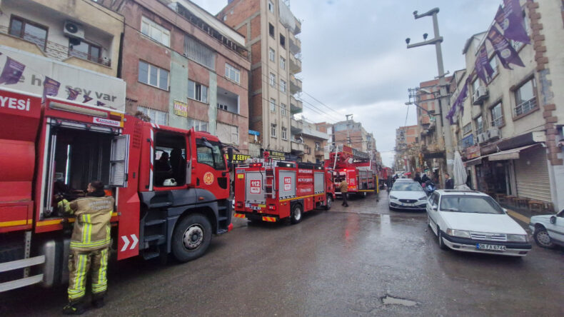 &Ccedil;atı Katında Yangın: 150 G&uuml;vercin Hayatını Kaybetti