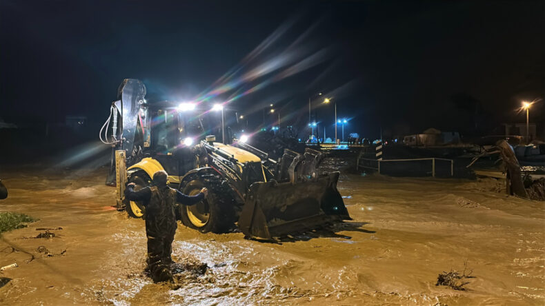&Ccedil;ay Taştı, Tekne ve Ara&ccedil;lar Zarar G&ouml;rd&uuml;