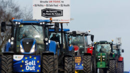 &Ccedil;ift&ccedil;iler Anlaşmaya Tepkili: Trakt&ouml;rl&uuml; Eylemler Devam Ediyor