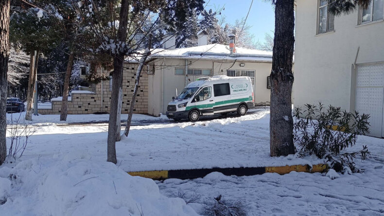 &Ccedil;ocuk, &ccedil;ocuğu kalbinden bı&ccedil;aklayarak &ouml;ld&uuml;rd&uuml;