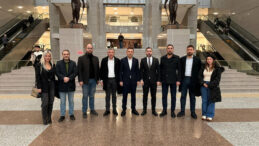 CHP, AKP'nin Afişlerine Su&ccedil; Duyurusunda Bulundu