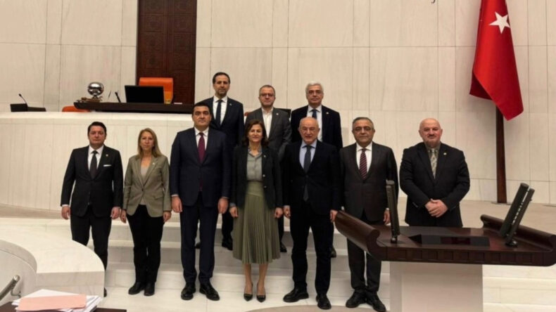 CHP, Meclis'teki Emekli N&ouml;betine Devam Ediyor