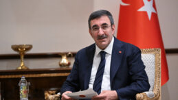 Cumhurbaşkanı Yardımcısı Yılmaz'dan en d&uuml;ş&uuml;k emekli aylığı a&ccedil;ıklaması