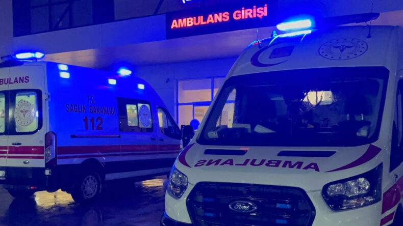 Define Araştırması Sırasında Patlayıcı Kullanan İki Kişi Hastaneye Kaldırıldı