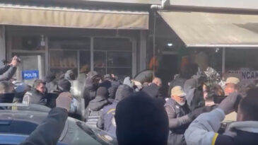 DEM Parti'nin Y&uuml;r&uuml;y&uuml;ş&uuml; İzni Olmadan Ger&ccedil;ekleşmedi: G&ouml;zaltılar Yaşandı
