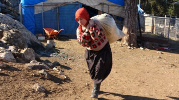 Diplomayı Aldı, K&ouml;y&uuml;ne D&ouml;nd&uuml;: Aile Mesleğini Yaşatmaya Başladı