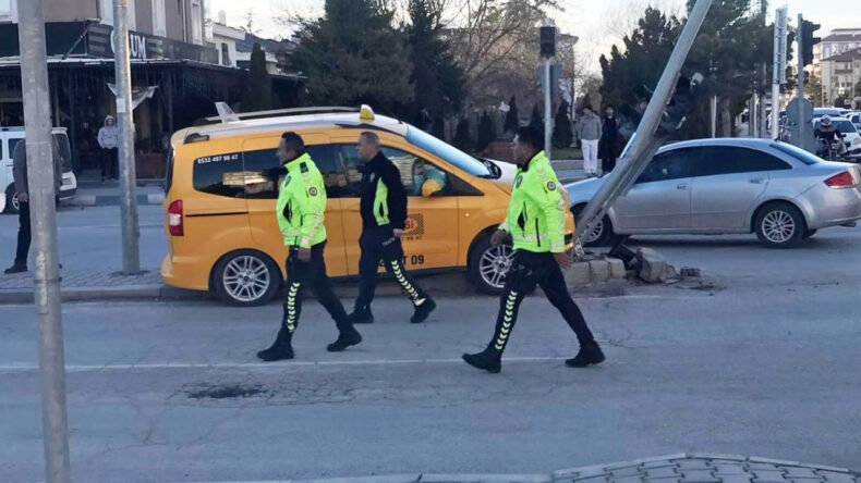 Direksiyon Başında Kalp Krizi Ge&ccedil;iren Taksi Şof&ouml;r&uuml; Hayatını Kaybetti