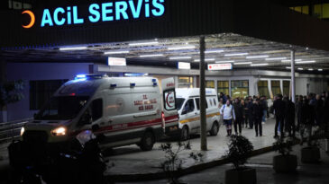 Diyarbakır'da Balkondan D&uuml;şen &Ccedil;ocuk Hayatını Kaybetti