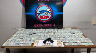 Durdurulan Ara&ccedil;ta Sahte 1 Milyon Dolar Ele Ge&ccedil;irildi