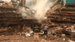 D&uuml;kkandan 30 Ceset &Ccedil;ıktı