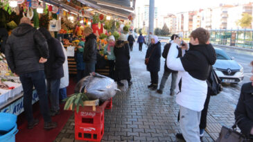 D&uuml;zce A&ccedil;ıklarında Yakalanan Dev Orkinos: 353 Kilo!