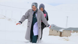 Eksi 30 Derecede, 1.5 Metre Karda Sağlık M&uuml;cadelesi