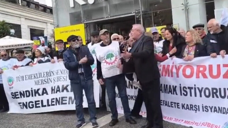 Emeklilerden Sazlı S&ouml;zl&uuml; Protesto