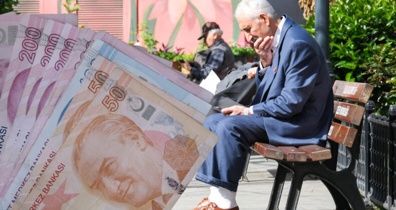 Emeklilerin 'Eşit Zam' Talebi