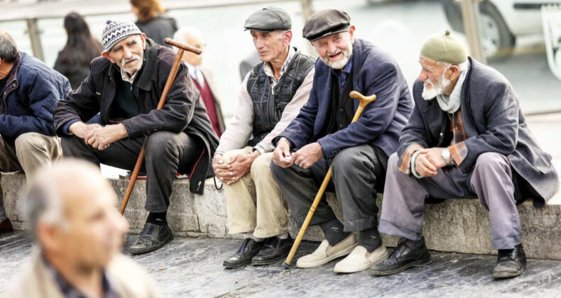 Emeklilerin g&ouml;z&uuml; T&Uuml;İK&rsquo;te! Yarın a&ccedil;ıklanacak ama beklenti d&uuml;ş&uuml;k