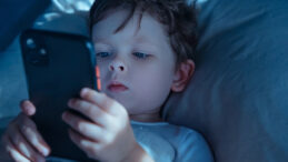 Endişe Verici Araştırma: Cihaz Kullanımı &Ccedil;ocuklar &Uuml;zerinde Olumsuz Etkiler Yaratıyor