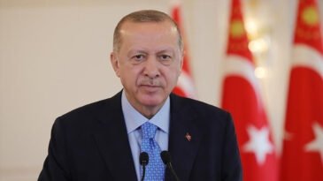 Erdoğan, acılı aile ile g&ouml;r&uuml;şt&uuml;: 'Takip&ccedil;isiyiz'