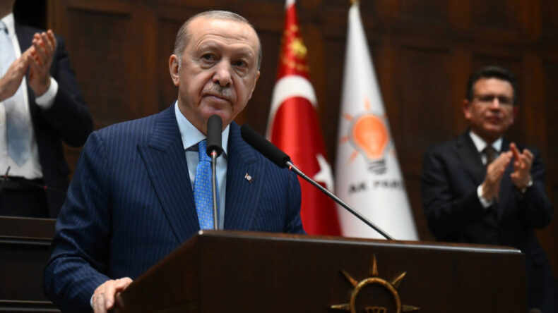 Erdoğan: Mandacı ekonomistlere kulak vermeyin