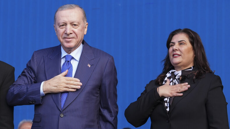 Erdoğan'dan 'Topuklu Efe'ye Övgüler