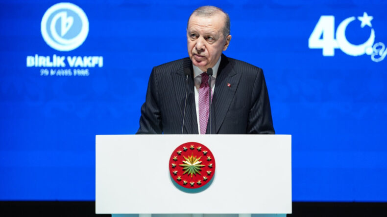 Erdoğan'dan muhalefete: Kumar ve i&ccedil;kiyi meşrulaştırıyorlar